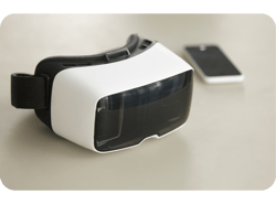 Óculos VR sobre uma mesa