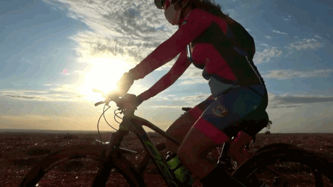 Ciclistas pedalando no Brasil