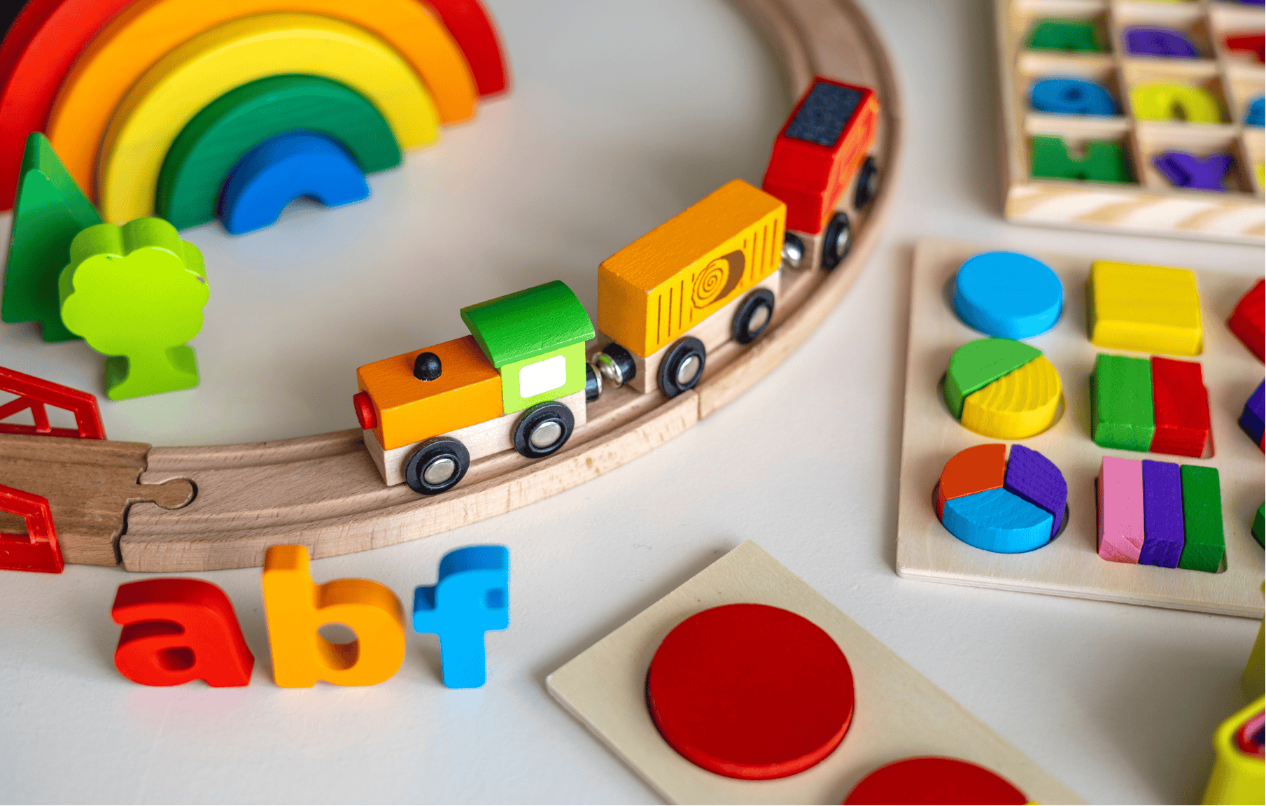 Juguetes Montessori representando la venta online de productos infantiles